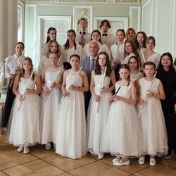 «ВОЛШЕБСТВО ЗВУЧАЩИХ ФЛЕЙТ» В ТЕАТРЕ КУКОЛ